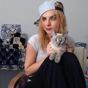 Meet your Posher, Carley